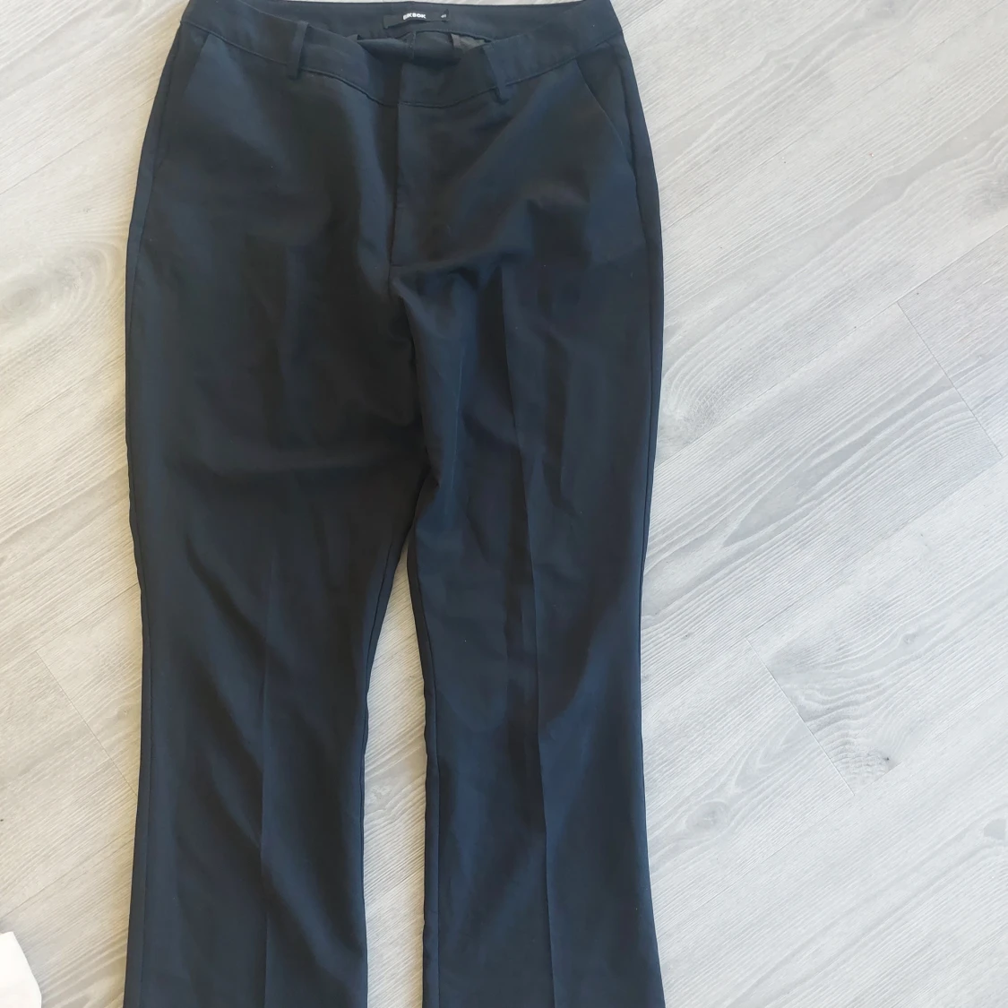 Kostymbyxor från bikbok strl 46