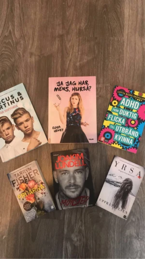 Självbiografi till deckare📚 - Tre självbiografi från: Joakim Lundell. Clara Henry. Marcus & Martinus. Två deckare: ”Fruarna” komplicerad kärlek. ”Upprättelsen” mystisk brott. En fakta bok: Kvinnors rätt i samhället. 500 kr för alla. 200 per styck.