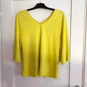 Gul trekvartstopp - Superfin & stretchig, storlek M. Nyskick.