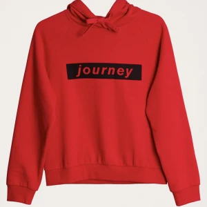 Hoodie - Röd hoodie från GinaTricot. Kommer tyvärr inte till användning längre. Inga defekter. (Har vikt in den på första bilden).❤️