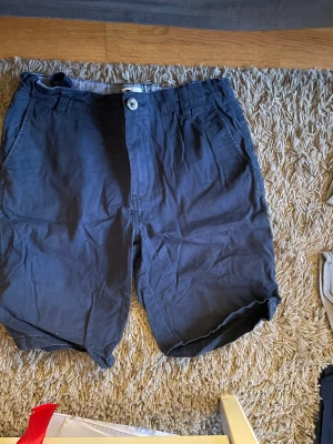 Mörkblåa Shorts - Bra skick