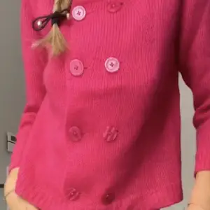 Söker efter den här Filippa K tröjan i rosa i storlek xs/s men helst xs 