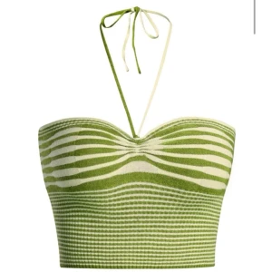 Topp - Grön topp från Shein i strl L. Väldigt Stretchigt material 
