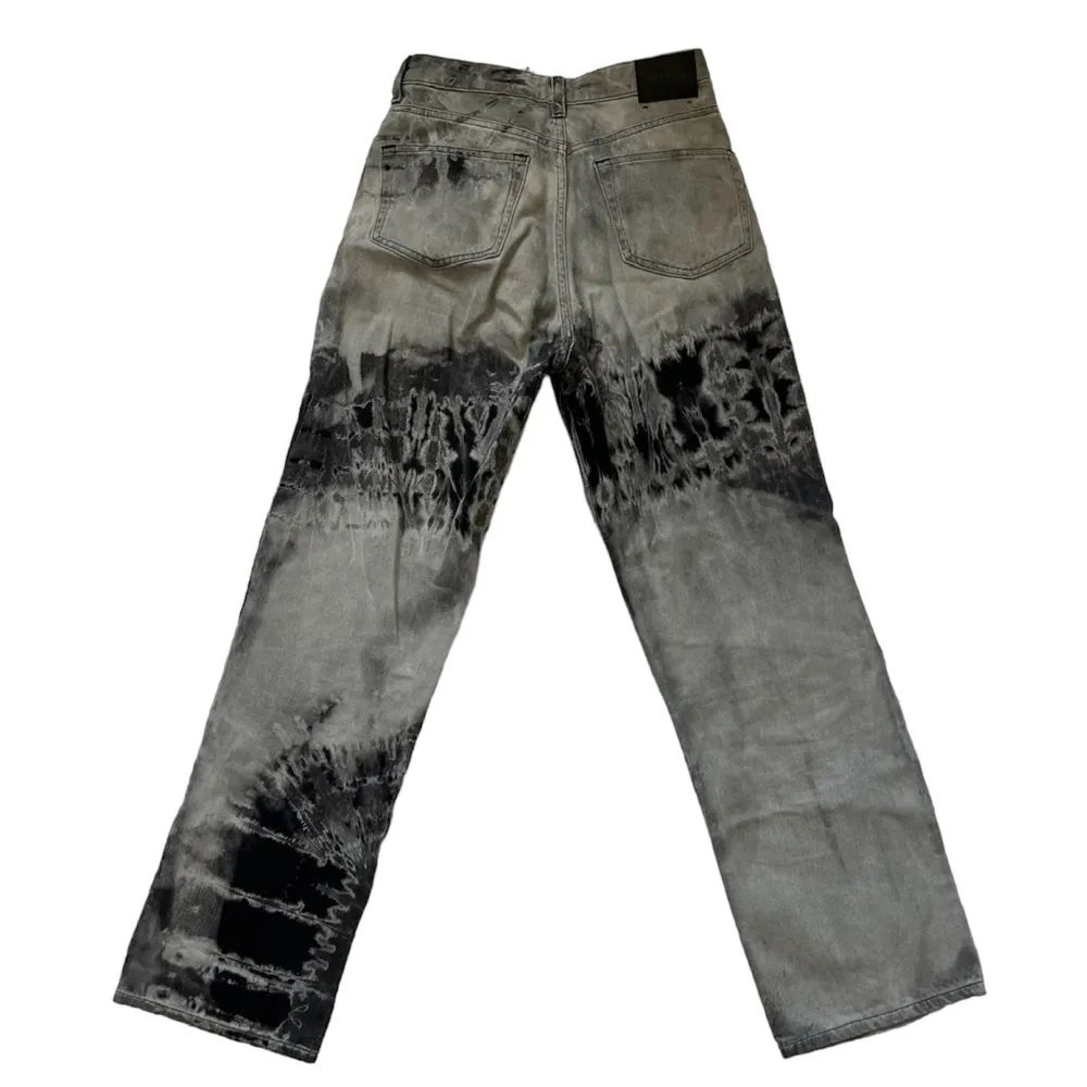 jeans med mönster från weekday i modellen rowe 🖤🐺 . Jeans & Byxor.