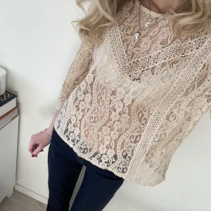 Spetstopp - Världens finaste och gulligaste spetstopp från only som inte alls kommit till så mycket användning då jag har fler liknande💕 ÄLSKAR verkligen denna, såå söt