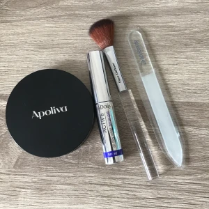 Ny set (Brush, powder, ögonbryn gel och glasfil) - Säljer alla dessa nya snygga fina Artiklar i ett set, aldrig använda. Apoliva Pulver till ansiktet, glas fil från apotea.  Brush från IDUN  Brown gel till ögonbryn från IsaDORA, tinted