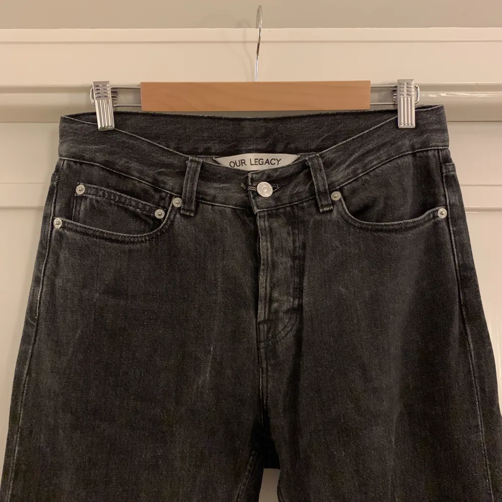 Storlek 29/34 använt typ 5 gånger. . Jeans & Byxor.