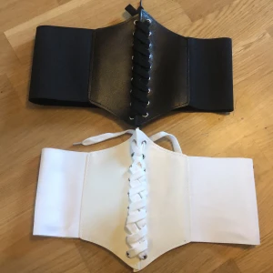 korsetter - säljer korsetter som aldrig är använda. tyckte det skulle av kul att testa men det blev inte av. Nypris 120 kr säljer för 90 kr. prissänkning är möjligt 😁 använder bara Swish🥰 frakt tillkommer med 19 kr 💓