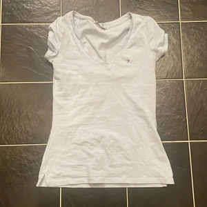 Tommy hilfiger tröja - tröja från tommy hilfiger, Svår att hitta, original pris, 400, kom privat för mer info❤️
