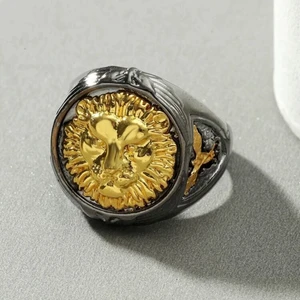 Silver/guld lejon ring - Riktig tung ring för dig som känner dig extra classy. Färgerna gifter sig fint med ett guldigt lejon för att visa vem som är boss! ✅