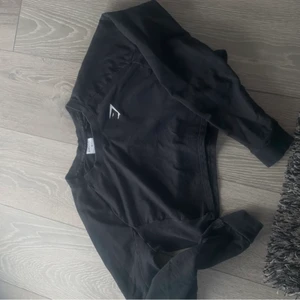 Gymshark croptop - Croppad sweatshirt från gymshark. Använd men bra skick. 