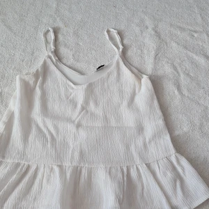 Topp - Vit sommartopp, sparsamt använd