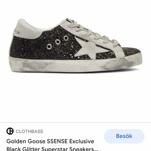 Golden goose - Säljer mina superfina golden goose liknande skor för att de tyvärr är för små❤️ det är strl 40 men de är små i storleken så skulle säga att de passar 39/38 bättre. De är endast använda en gång för att de inte passar, men annars är de väldigt bekväma! Skriv till mig för fler bilder eller mer info💕😊