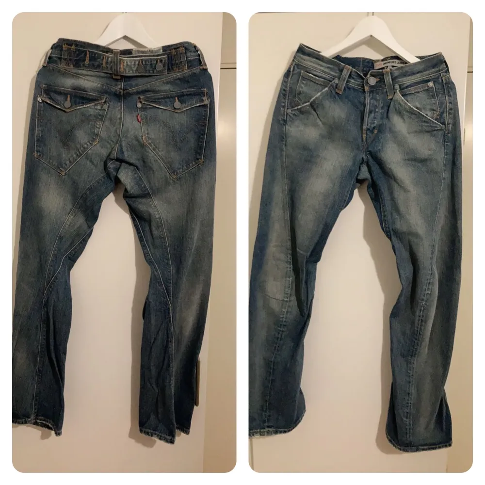 Säljer dessa vintage LEVIS engineered jeans i storlek 28 som även passar storlek S,38. Dom e nästan helt splitter nya både på back sidan och fram sidan då jag bara haft på mig dem ett förtal gånger och inte mer👖 . Jeans & Byxor.