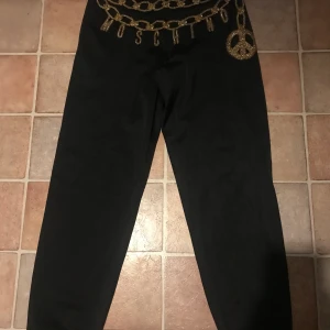 Byxa  - Kollar intresse för dessa skit snygga byxor har inte sett någon ha såna säljer endast vid rimligt bud 