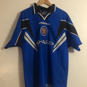 Manchester United retro away kit - Köpt i Old Trafford fanshop. Bra skick