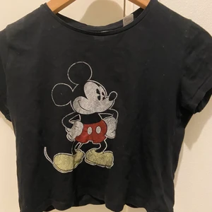 Svart T-shirt Mickey Mouse - T- shirts stl 146-152