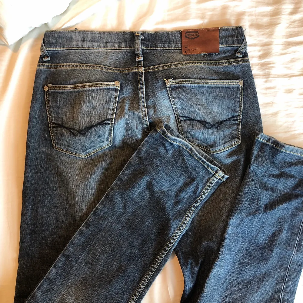 Lågmidjade Crocker jeans i strl 31/32. Jeans & Byxor.