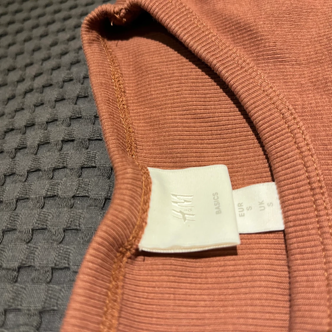 Oanvänd t-shirt - 90