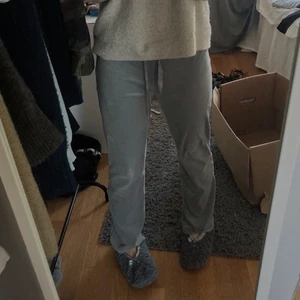 Gina Mjukis - Jätte fina Gina Tricot mjukis byxor. Knappt använda och köpta för ett tag sen. Köpare står för frakt😊