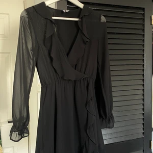 Klänning från HM - Väldigt fint och elegant klänning från HM😍