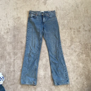 Zara jeans - Skitsnygga midwaist jeans från zara