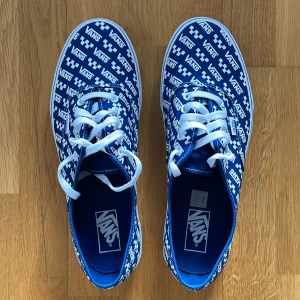 Vans New Era - Vans new era sneakers. Storlek 11 us men/Europa 44,5. Oanvända.