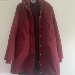 Jacka - Höst/tidigare vår jacka från lager 157 som nästan är ny i storlek M