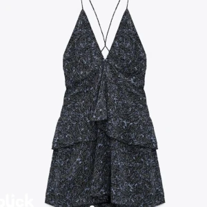 Zara topp - Säljer denna fina zara topp!! Skriv vid frågor eller fler bilder💘💘