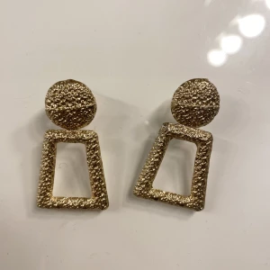 Örhängen  - Använda en gång 