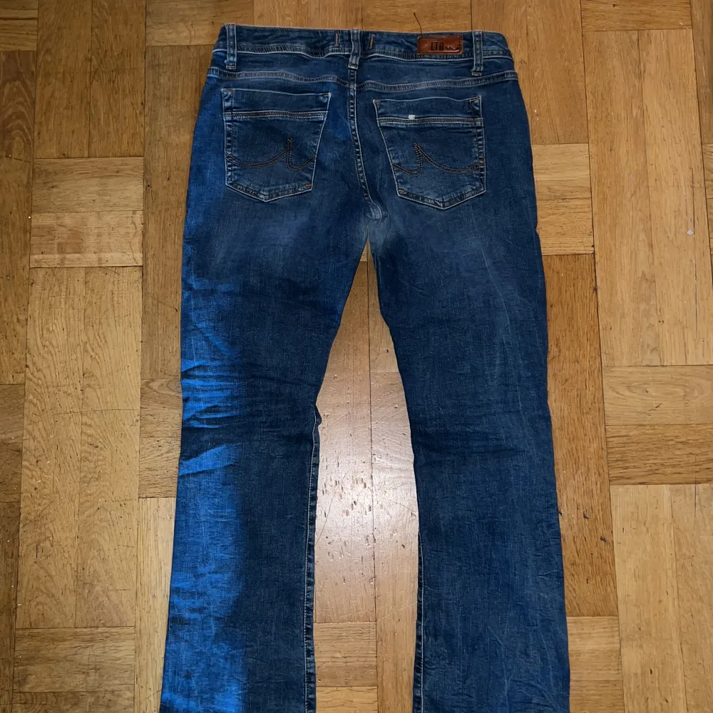 Säljer dessa snygga Bootcut jeans från LTB💗. Jeans & Byxor.
