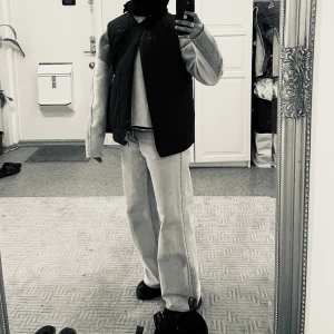 Hope Flash denim  - Strl 29 en modell från hope som sålde slut och ej kom tillbaka älskar denna modell men tyvärr för små för mig ganska använda men inget större slitage