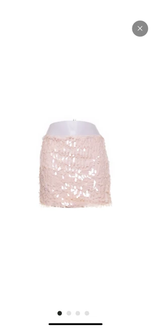 Kjol - Kjol från bikbok med paljetter. Även fin att ha som topp!💕