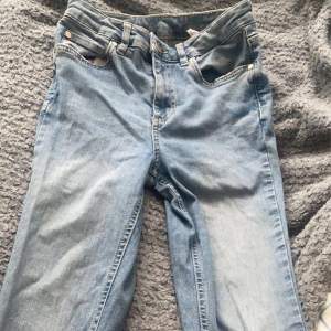 Skinny jeans , skriv för bättre bilder 