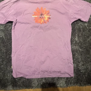 Vans tshirt - En tshirt jag andvänt en del för runt ett år sedan men nu ligger den bara å samlar damm. 