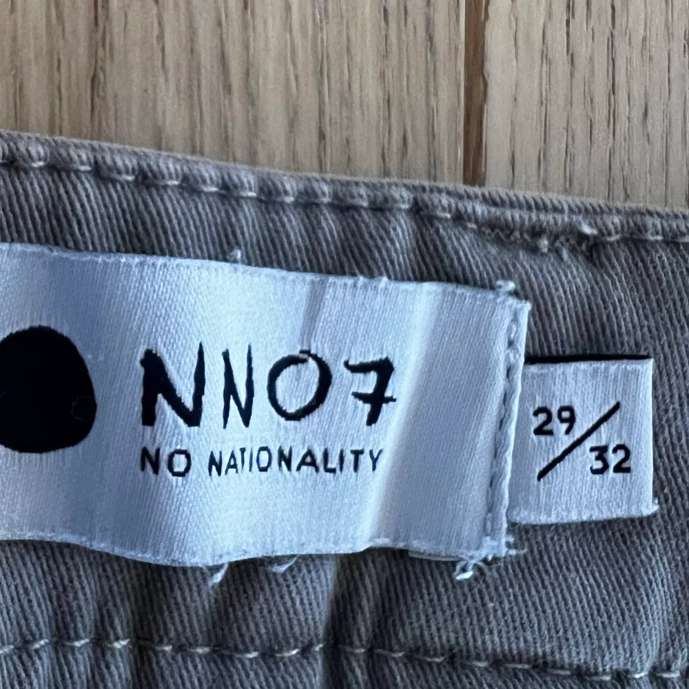 Sthlm stil chinos gjorde av NNO7. Nästan helt nya och köpt för runt 1500kr. Jeans & Byxor.