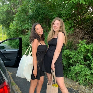 Svart klänning - En svart klänning från HM i strl S. Perfekt nu till sommaren!!💗💗