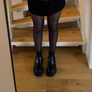 Boots - Ett par skiiiit snygga låga boots som tyvär inte kommit till så mycket andväning, pris + frakt❤️‍🔥