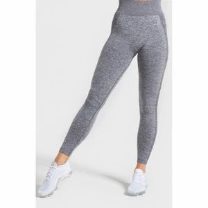 Träningtights  - säljer dessa suuuper fina tights från gymshark som är slutsålda. använd många gånger så d finns en lite defekt i de men det syns inte riktigt. skicka gärna pm om du har fler frågor eller vill fler bilder 