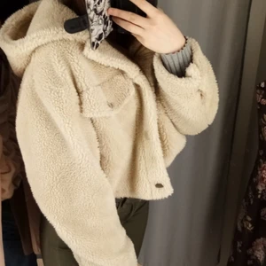 Teddy jacka - Använd ~3 gånger, köptes secondhand på plick! 