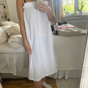 Vit klänning  - Kanppt använd, storlek S 🌸