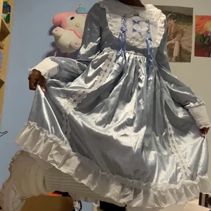kawaii lolita style klänning - endast testad lolita inspirerad klänning, har inte ett märke. det står storlek M, jag är ett xs men den är mer S/liten M
