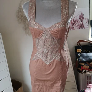 Klänning  - Superfin klänning Stl 36 i lite stretch 