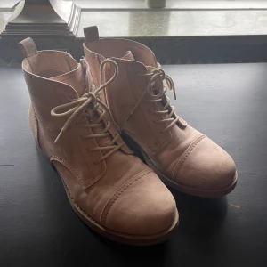Skor - Rosa boots i storlek 38. 70kr + frakt 