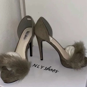 Klackskor  - Klackskor från Nelly Oanvända. Storlek 37. Höjd, cirka 10cm med platå