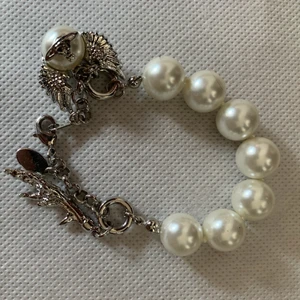 Vivienne Westwood Pärlarmband - Kolla min samlade annons för mer info Inte äkta   Kör budgivning för att få sålt på mina 