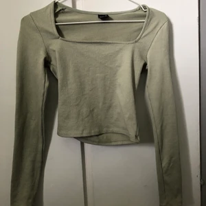 Grön topp - Ifrån Ginatricot. sällan använd❤️