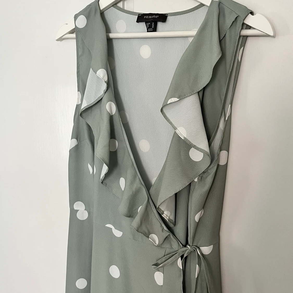 Prickig grön omlottklänning - 90