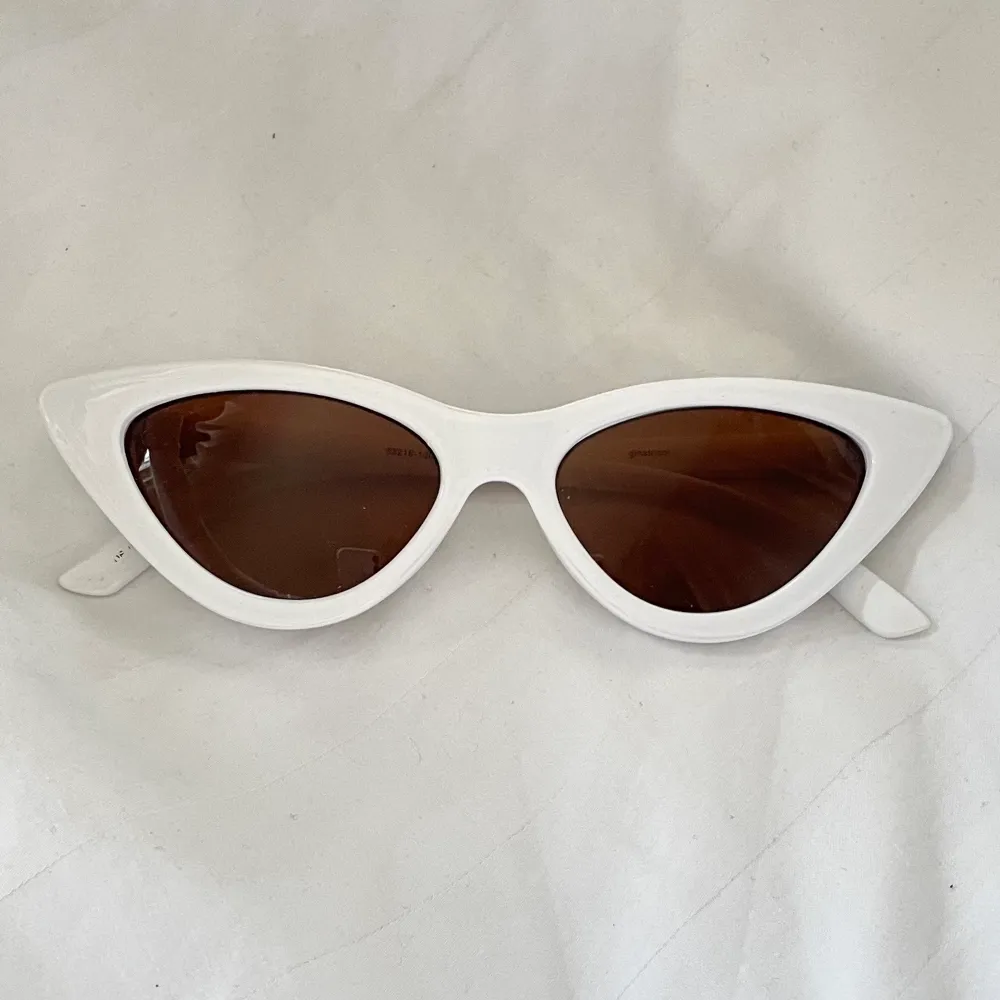 Säljer dessa solglasögon från Gina, 40kr+13kr frakt💓💓. Övrigt.