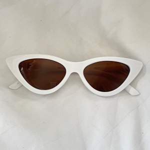 Säljer dessa solglasögon från Gina, 40kr+13kr frakt💓💓